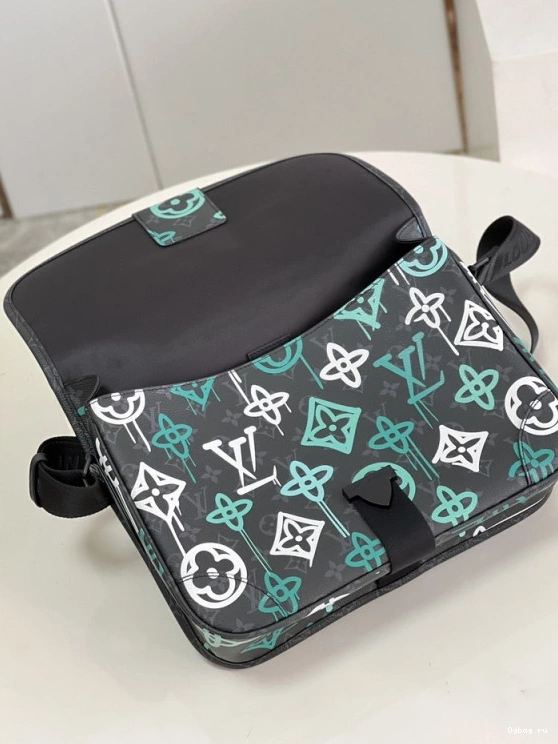 MESSENGER MM ARCHY VUITTON LOUIS 0822